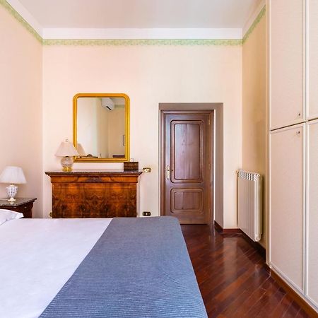 Grand Classic Apartment At San Martino By Napoliapartments Dış mekan fotoğraf