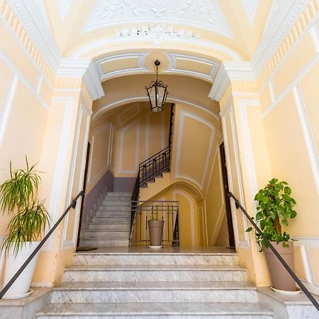 Grand Classic Apartment At San Martino By Napoliapartments Dış mekan fotoğraf