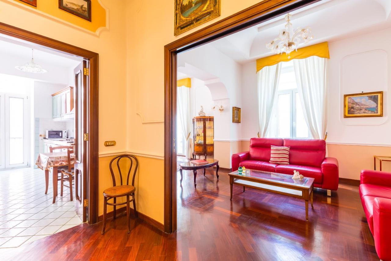 Grand Classic Apartment At San Martino By Napoliapartments Dış mekan fotoğraf
