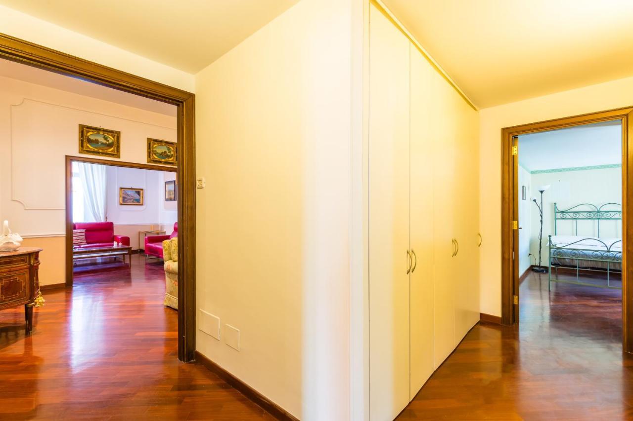 Grand Classic Apartment At San Martino By Napoliapartments Dış mekan fotoğraf