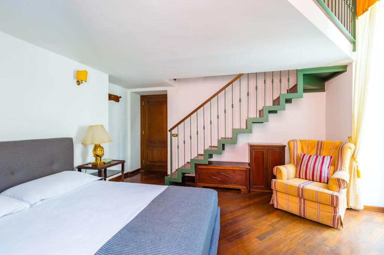 Grand Classic Apartment At San Martino By Napoliapartments Dış mekan fotoğraf