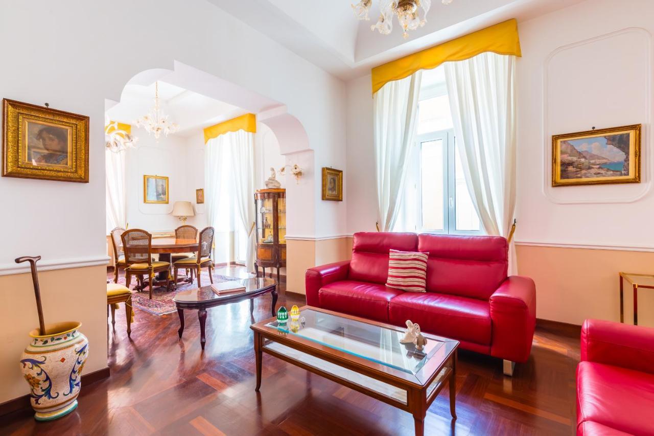 Grand Classic Apartment At San Martino By Napoliapartments Dış mekan fotoğraf