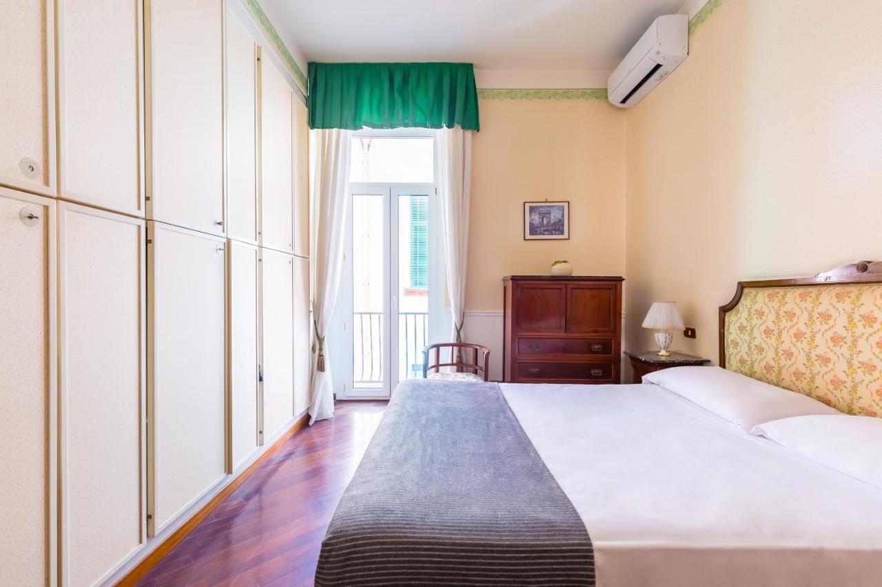 Grand Classic Apartment At San Martino By Napoliapartments Dış mekan fotoğraf