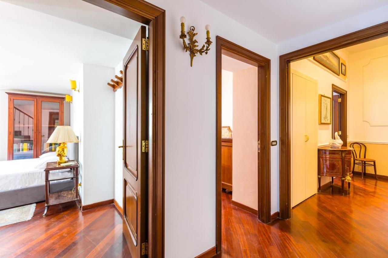Grand Classic Apartment At San Martino By Napoliapartments Dış mekan fotoğraf