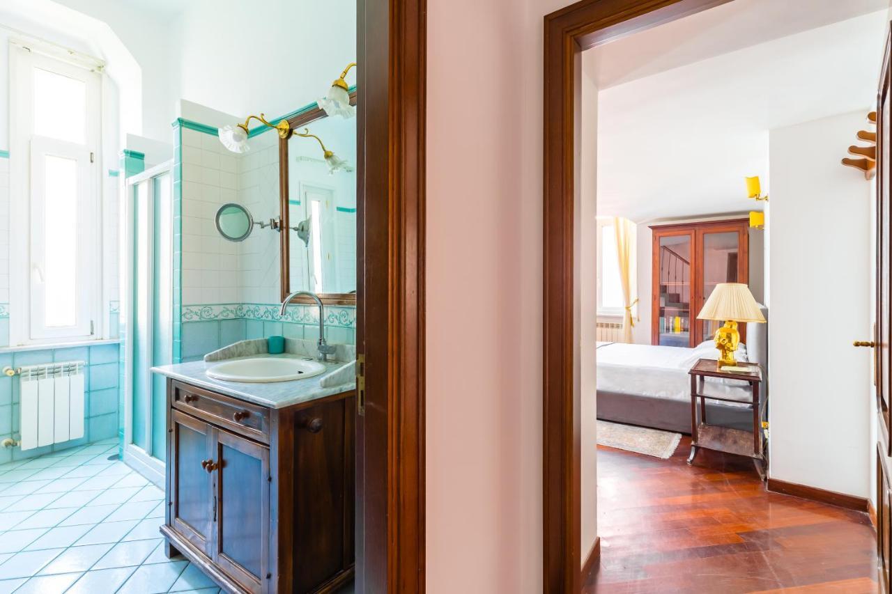 Grand Classic Apartment At San Martino By Napoliapartments Dış mekan fotoğraf