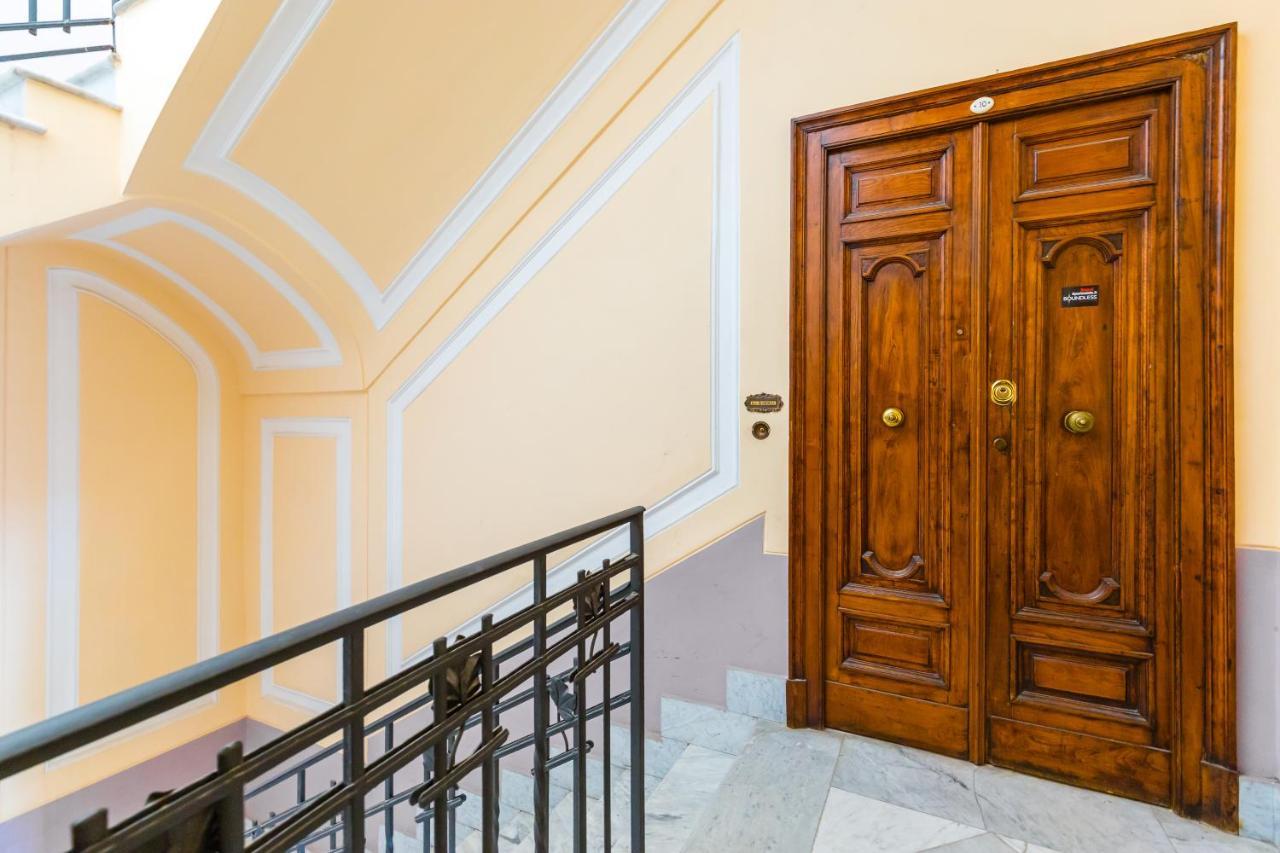 Grand Classic Apartment At San Martino By Napoliapartments Dış mekan fotoğraf