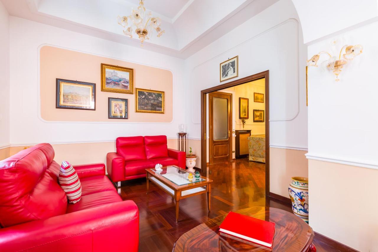 Grand Classic Apartment At San Martino By Napoliapartments Dış mekan fotoğraf