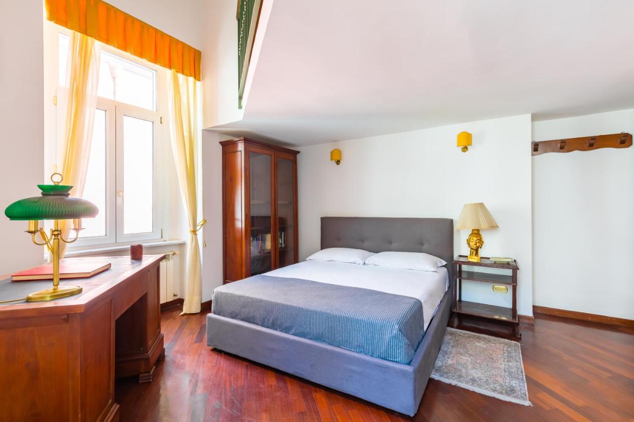 Grand Classic Apartment At San Martino By Napoliapartments Dış mekan fotoğraf