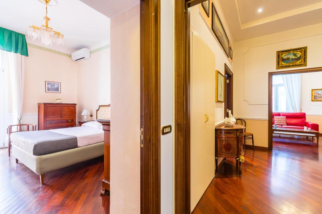 Grand Classic Apartment At San Martino By Napoliapartments Dış mekan fotoğraf