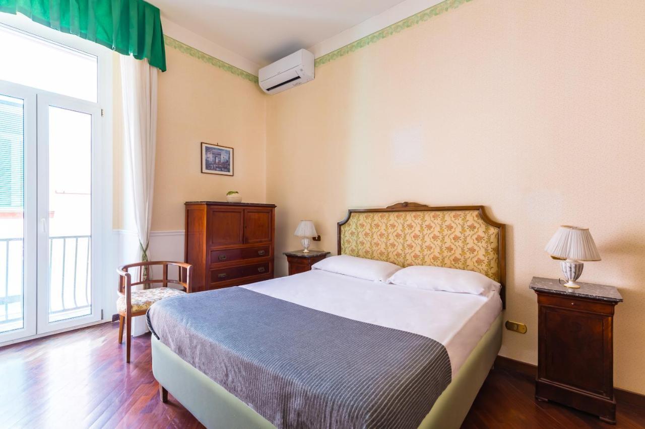Grand Classic Apartment At San Martino By Napoliapartments Dış mekan fotoğraf