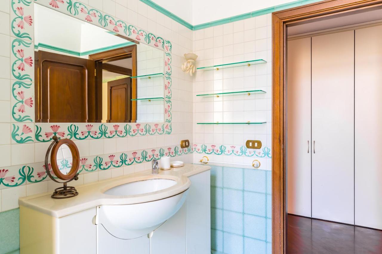 Grand Classic Apartment At San Martino By Napoliapartments Dış mekan fotoğraf