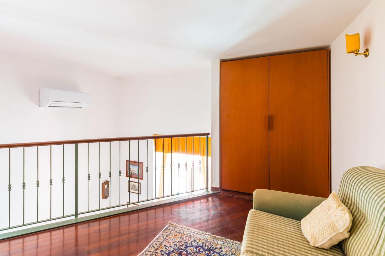 Grand Classic Apartment At San Martino By Napoliapartments Dış mekan fotoğraf